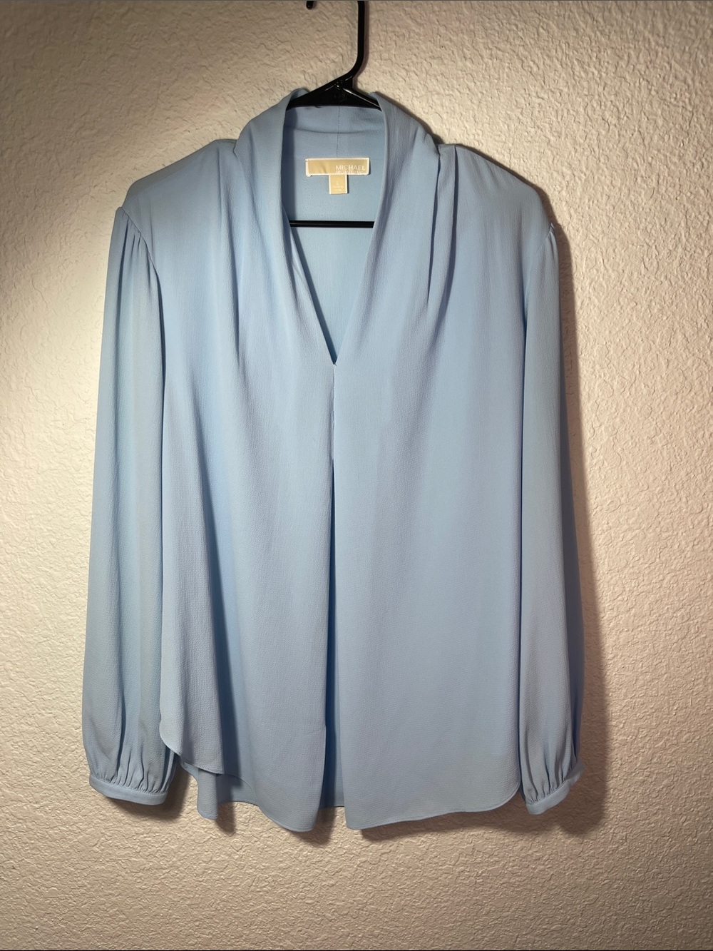 Micheal Kors Light Blue Women's V-Neck Long Sleeve Blouse Size L